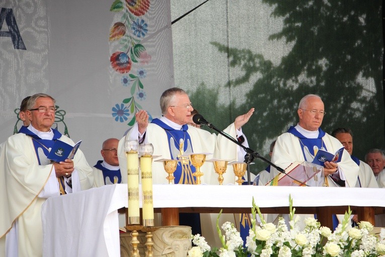 Pożegnanie ikony MB Częstochowskiej w diecezji łowickiej cz. I