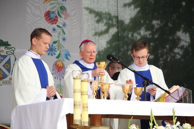 Pożegnanie ikony MB Częstochowskiej w diecezji łowickiej cz. I