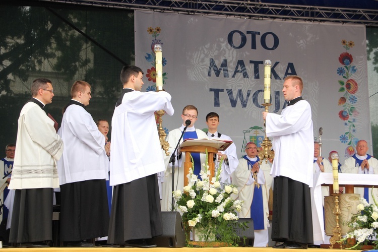 Pożegnanie ikony MB Częstochowskiej w diecezji łowickiej cz. I