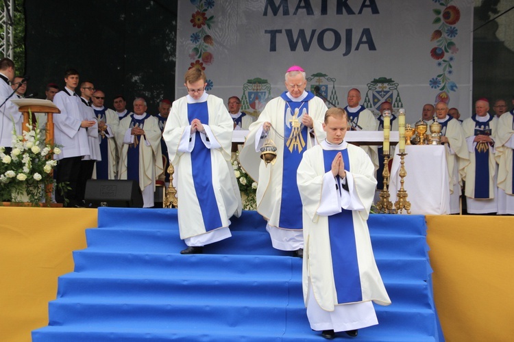 Pożegnanie ikony MB Częstochowskiej w diecezji łowickiej cz. I