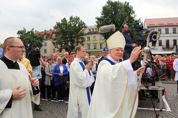 Pożegnanie ikony MB Częstochowskiej w diecezji łowickiej cz. I