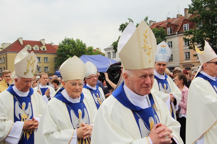 Pożegnanie ikony MB Częstochowskiej w diecezji łowickiej cz. I