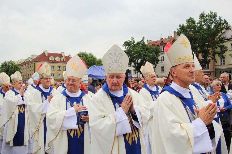 Pożegnanie ikony MB Częstochowskiej w diecezji łowickiej cz. I