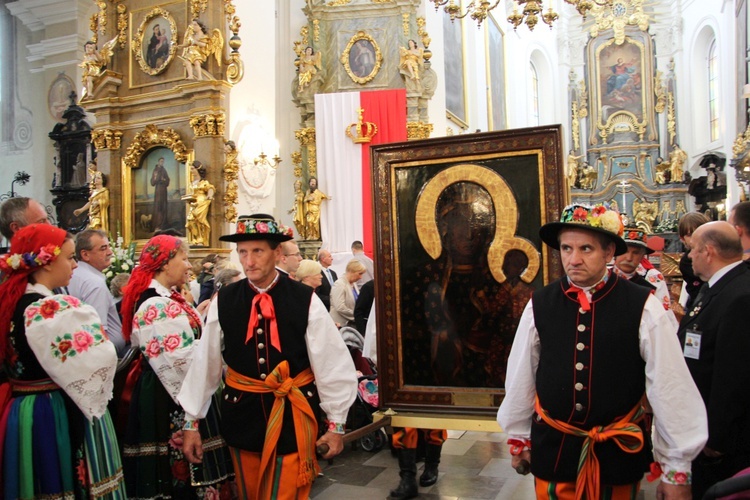 Pożegnanie ikony MB Częstochowskiej w diecezji łowickiej cz. I