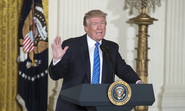 Trump oskarżył Obamę o bezczynność w "sprawie rosyjskiej"