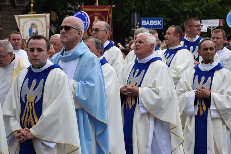 Pożegnanie ikony MB Częstochowskiej w diecezji łowickiej cz. II