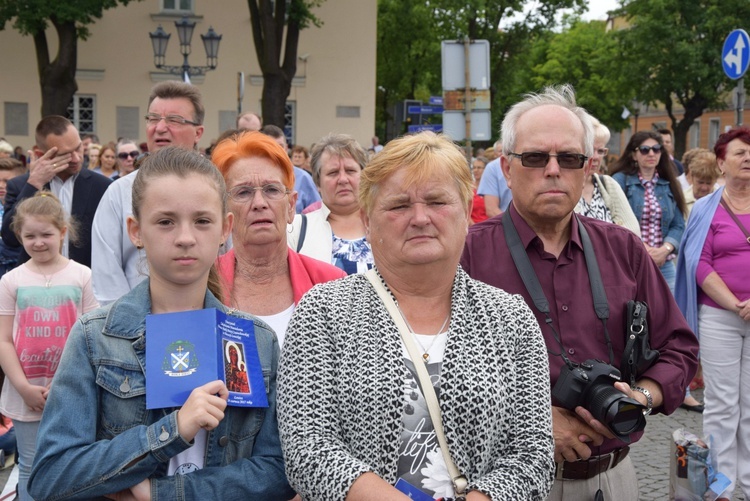 Pożegnanie ikony MB Częstochowskiej w diecezji łowickiej cz. II