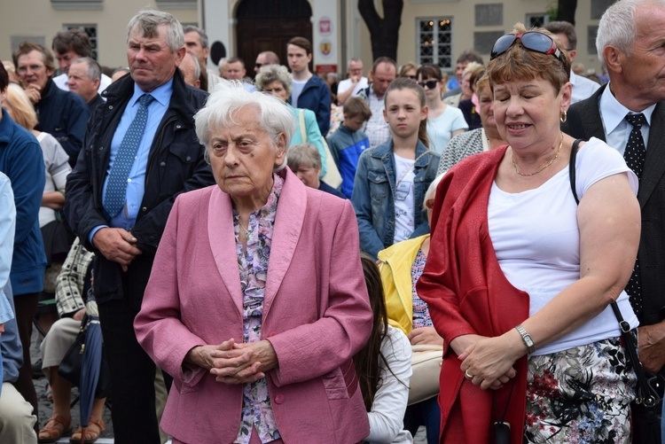 Pożegnanie ikony MB Częstochowskiej w diecezji łowickiej cz. II