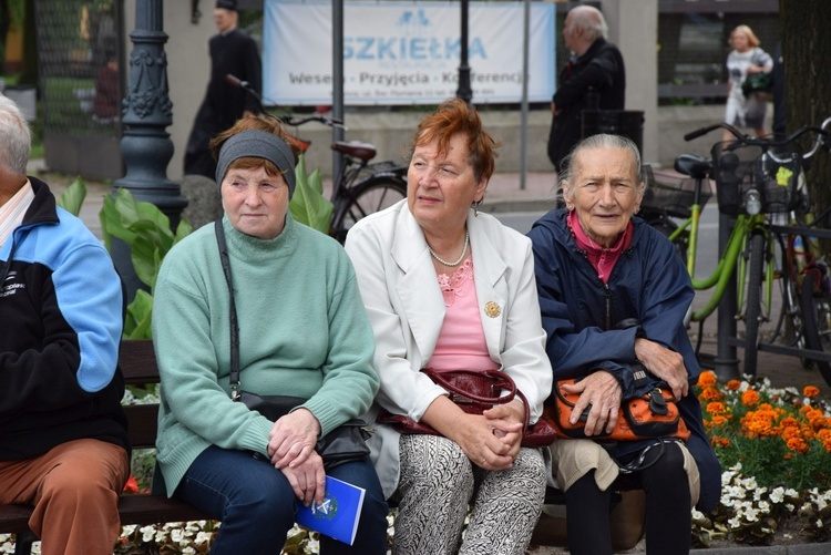 Pożegnanie ikony MB Częstochowskiej w diecezji łowickiej cz. II