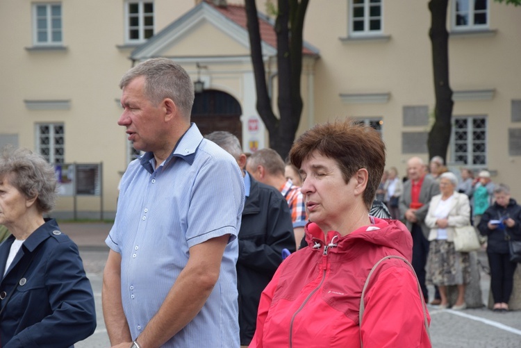 Pożegnanie ikony MB Częstochowskiej w diecezji łowickiej cz. II