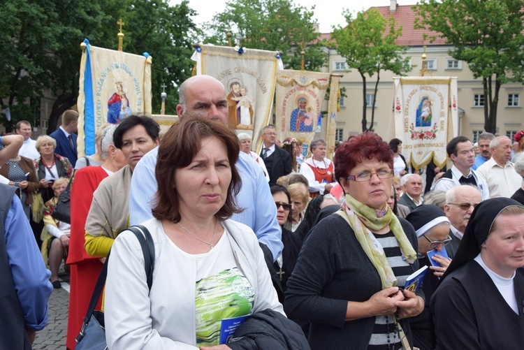 Pożegnanie ikony MB Częstochowskiej w diecezji łowickiej cz. II