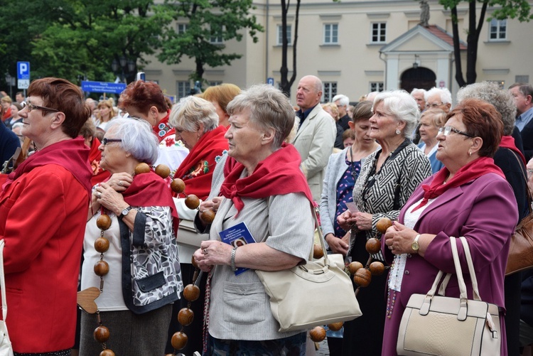 Pożegnanie ikony MB Częstochowskiej w diecezji łowickiej cz. II