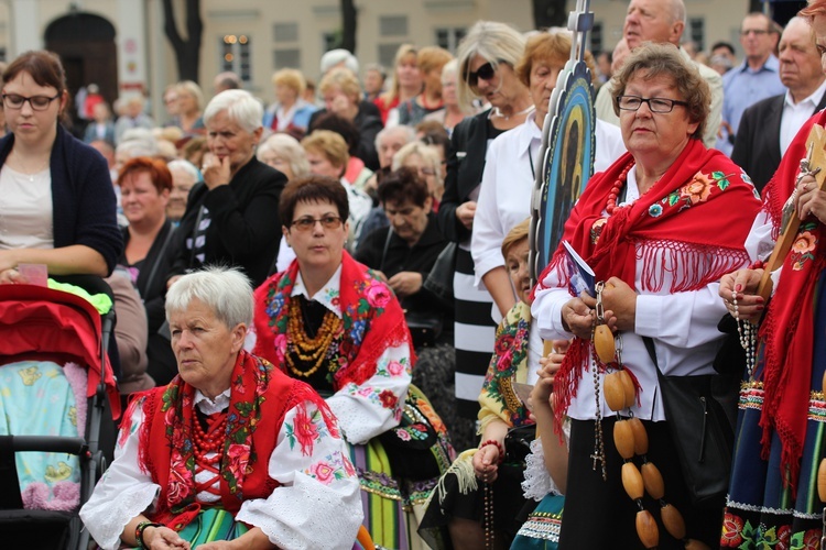 Pożegnanie ikony MB Częstochowskiej w diecezji łowickiej cz. III