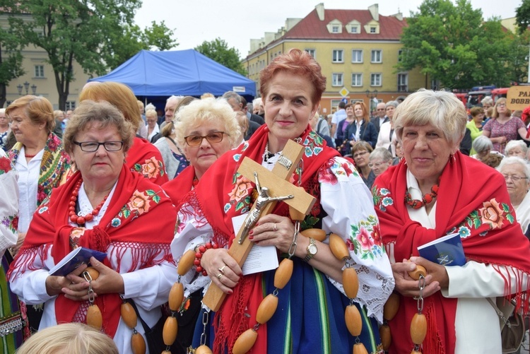 Pożegnanie ikony MB Częstochowskiej w diecezji łowickiej cz. II