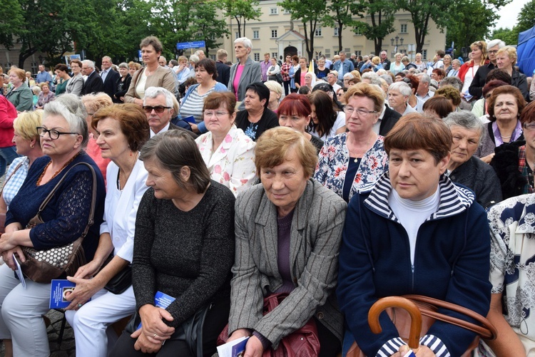 Pożegnanie ikony MB Częstochowskiej w diecezji łowickiej cz. II