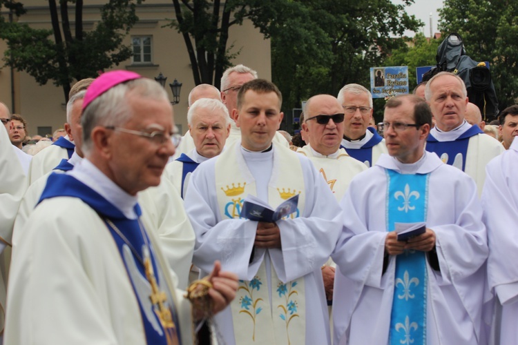 Pożegnanie ikony MB Częstochowskiej w diecezji łowickiej cz. III