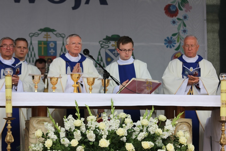 Pożegnanie ikony MB Częstochowskiej w diecezji łowickiej cz. III