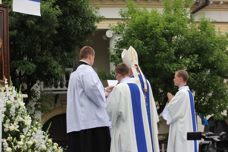 Pożegnanie ikony MB Częstochowskiej w diecezji łowickiej cz. III