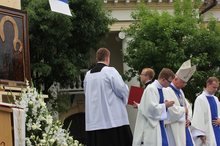 Pożegnanie ikony MB Częstochowskiej w diecezji łowickiej cz. III