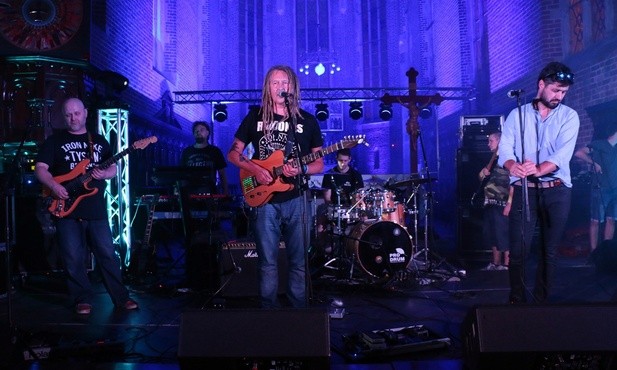 Dźwięki dla tych, co się kulom nie kłaniają