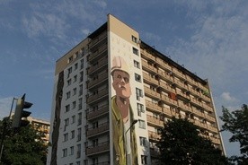 Mural wykonany z okazji 40. rocznicy robotniczego protestu w Radomiu