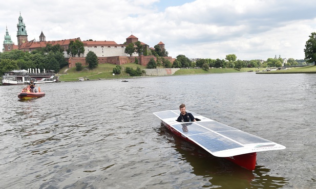 Łódź solarna