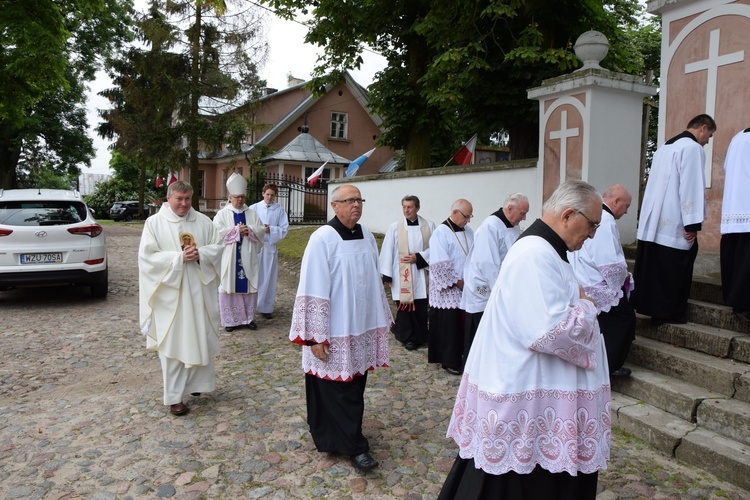 Korony dla Matki Bożej w Sadłowie