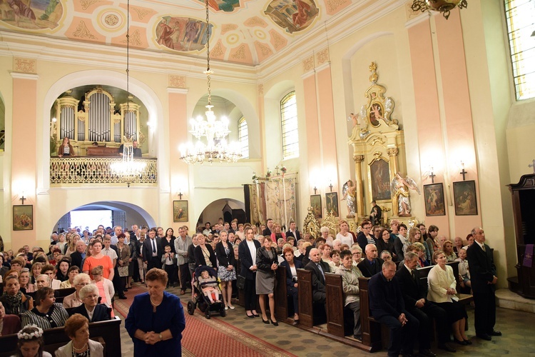 Korony dla Matki Bożej w Sadłowie