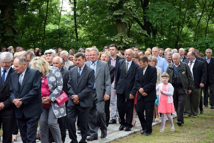 Korony dla Matki Bożej w Sadłowie