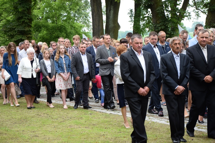 Korony dla Matki Bożej w Sadłowie