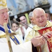 Ks. Bogdan w czasie jubileuszu 50-lecia kapłaństwa otrzymał pierścień św. Stanisława.