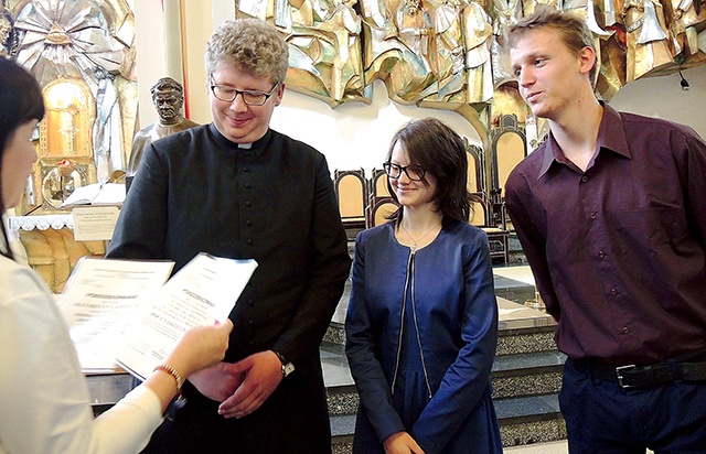 Bielskie LO im. M. Kopernika także pomagało w tym roku Hospicjum św. Jana Pawła II.