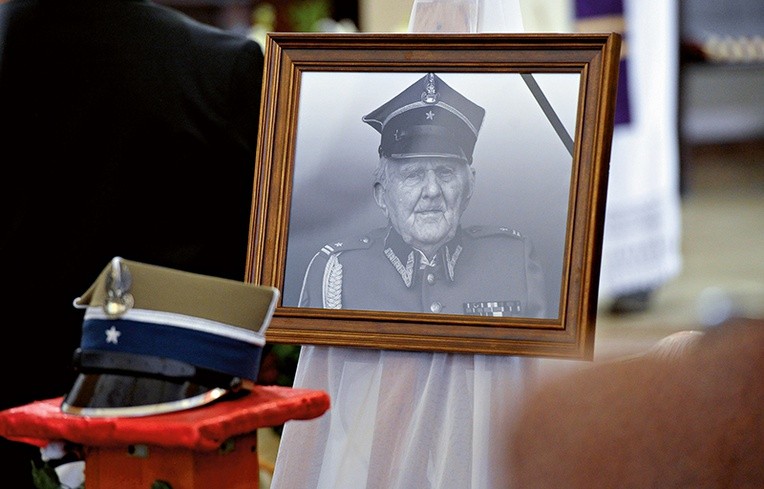 Major Andrzej Kiszka ps. Dąb zmarł 14 czerwca br.  w wieku 95 lat.