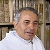 O. Najeeb Michael uratował z rąk Państwa Islamskiego ponad 800 rękopisów i 5000 starodruków chrześcijańskich (jeden z nich po prawej). Miał świadomość, iż dżihadystom bardzo zależy na zniszczeniu tych materiałów, bo pokazywały, jak silną i długą tradycję ma na tych terenach chrześcijaństwo.