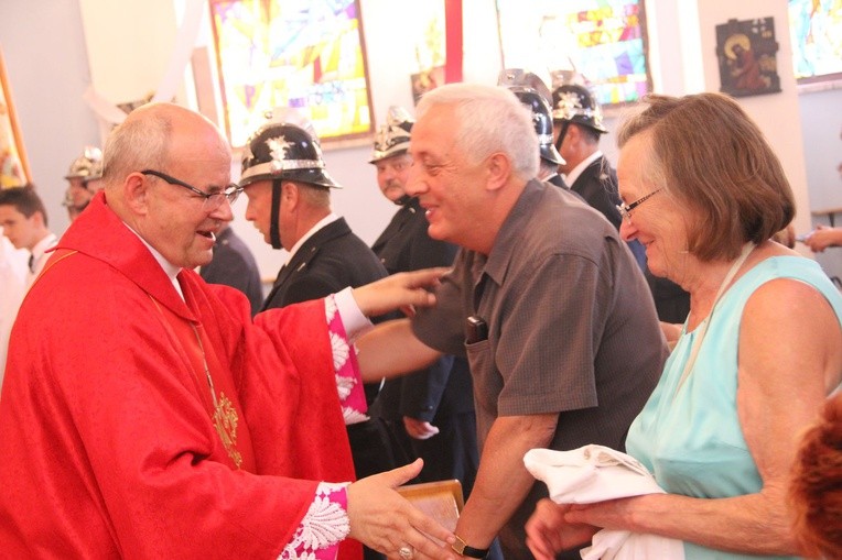 Odsłonięcie epitafium śp. abp. Z. Zimowskiego w Kupieninie