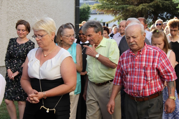 Odsłonięcie epitafium śp. abp. Z. Zimowskiego w Kupieninie