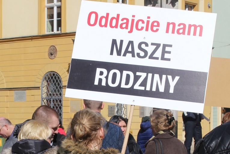 W marcowym proteście we Wrocławiu wzięło udział ok. 70 osób.