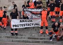 Protest ratowników medycznych w Katowicach