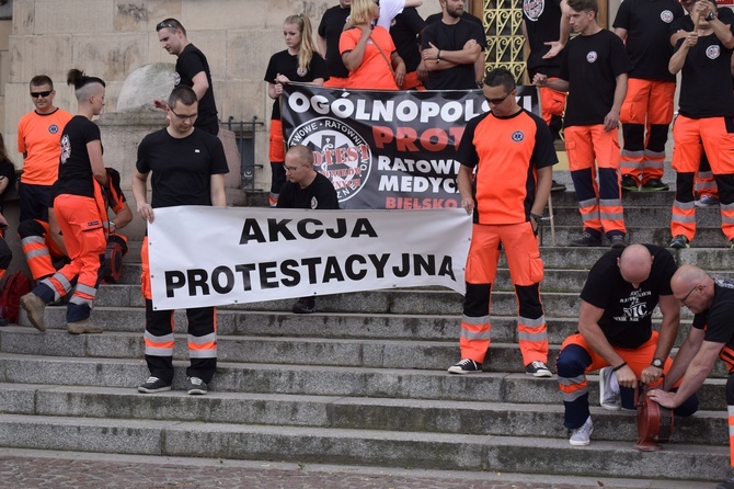 Protest ratowników medycznych w Katowicach