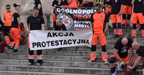 Protest ratowników medycznych w Katowicach