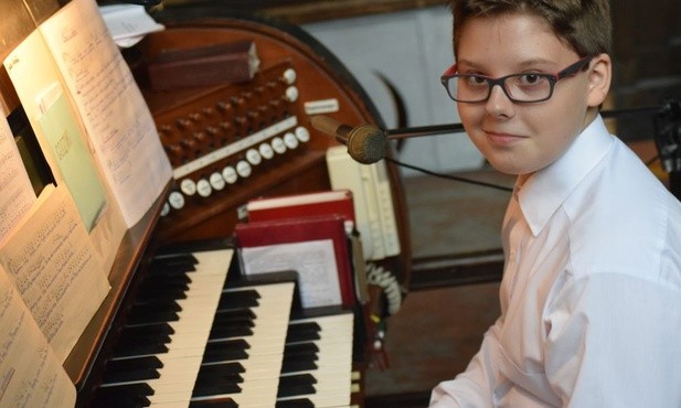 Młody organista ma już dość spore doświadczenie.