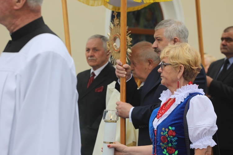 Kard. Stanisław Dziwisz w bazylice w Hałcnowie