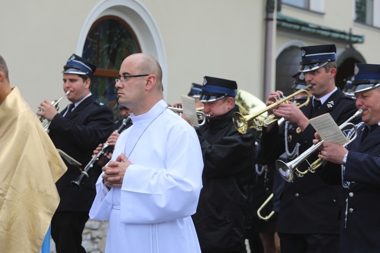 Kard. Stanisław Dziwisz w bazylice w Hałcnowie