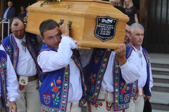 Ostatnie pożegnanie śp. ks. kan. Franciszka Janczego