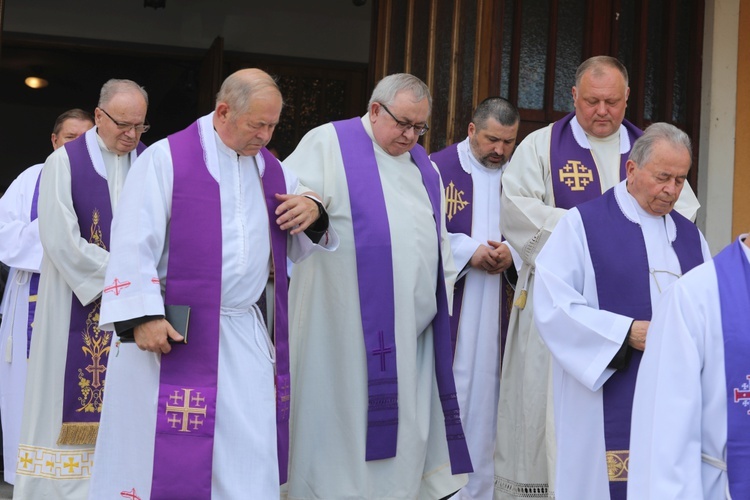 Ostatnie pożegnanie śp. ks. kan. Franciszka Janczego