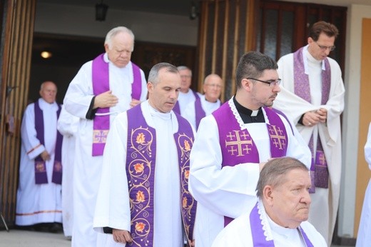 Ostatnie pożegnanie śp. ks. kan. Franciszka Janczego