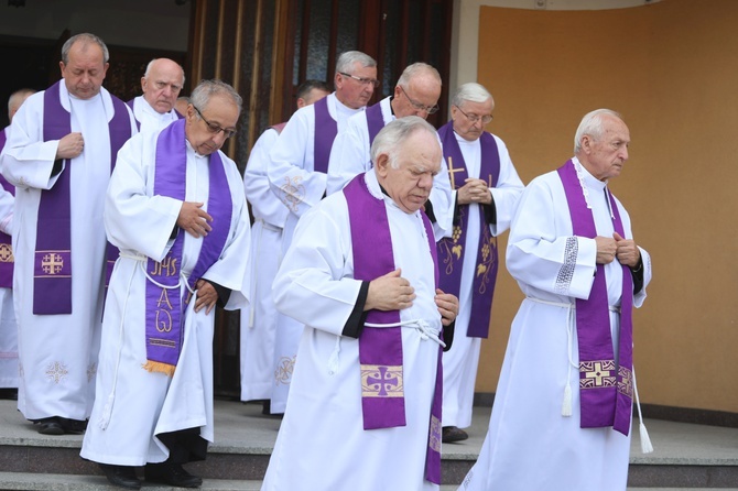 Ostatnie pożegnanie śp. ks. kan. Franciszka Janczego