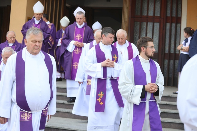 Ostatnie pożegnanie śp. ks. kan. Franciszka Janczego