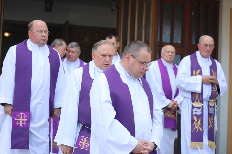 Ostatnie pożegnanie śp. ks. kan. Franciszka Janczego