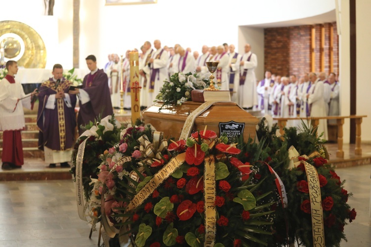 Ostatnie pożegnanie śp. ks. kan. Franciszka Janczego